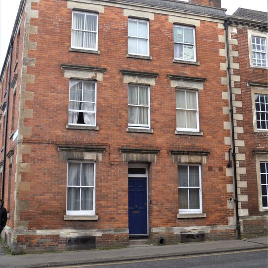 26, Long Street