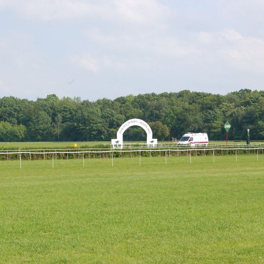 Teren Wyścigów Konnych w granicach ul. Puławskiej, Wyczółki, Bokserskiej, Wyścigowej, Galopu, Taborowej