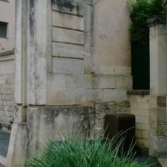 Mur d'enceinte du château de Maisons-Laffitte