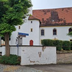 Friedhofsmauer Bischof-Ehrenfried-Straße; Nähe Marktplatz in Absberg