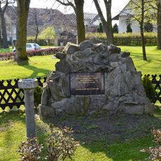 Pomník padlým v Oknech v Podbezdězí