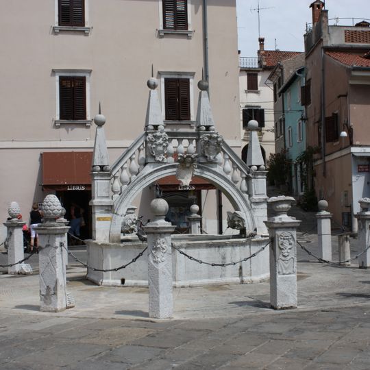 Da Ponte Fountain