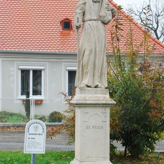 Retz Altstadt Statue Felix von Cantalice