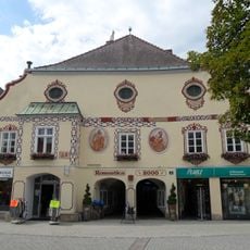 Wohn- und Geschäftshaus