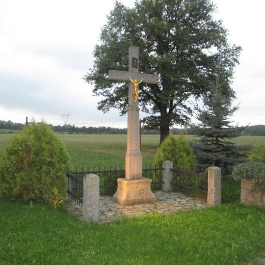 Kříž západně od Lidmovic