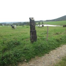 Kříž východně od městyse Lhenice v polích