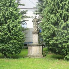 Socha Nejsvětější Trojice na Kostelním náměstí ve Vejprtech