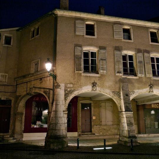 Maison, 32 place Duroc