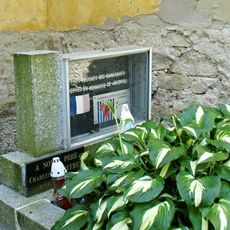 Pomník francouzským vězňům koncentračního tábora Vrchotovy Janovice
