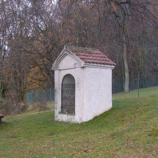 Kaplička v západní části Bezdězu