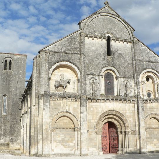 Église Saint-Pierre de Châteauneuf-sur-Charente