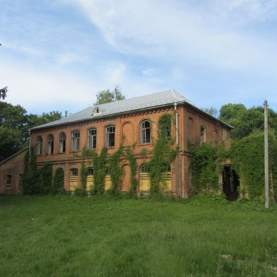 Сядзібна-паркавы ансамбль Алешаў, Новаберажное