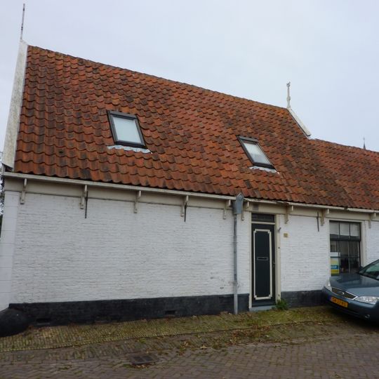 Hoekpandje met houten voorschot en achter houten schot