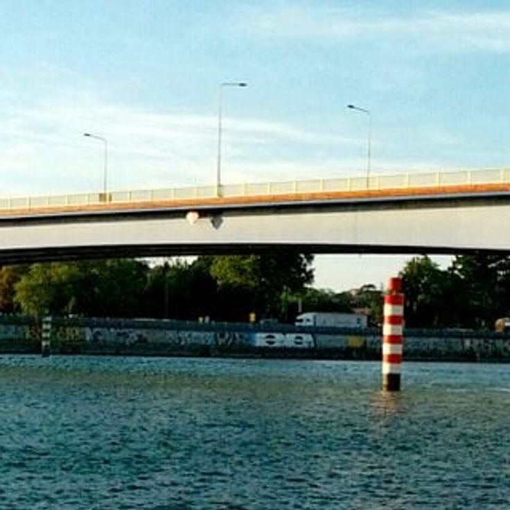 Frédéric Mistral bridge