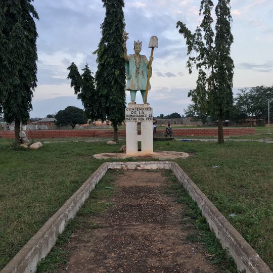 Place du centenaire de la renaissance de Kétou