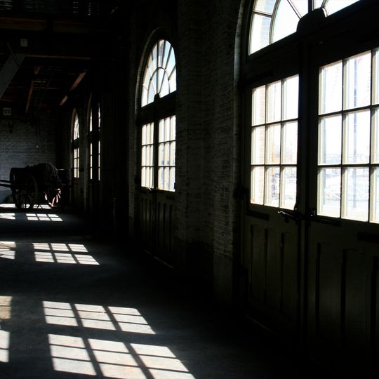 Gebouw 66 : mastenloods/mastenmakerij met scheepshelling