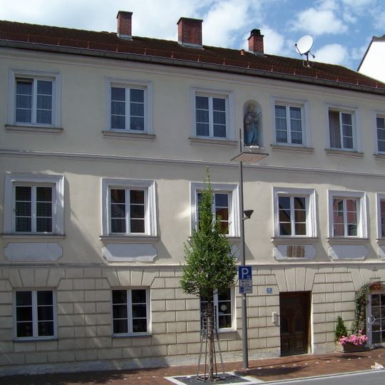 Ehemaliges Wohn- und Geschäftshaus, jetzt Amtsgebäude