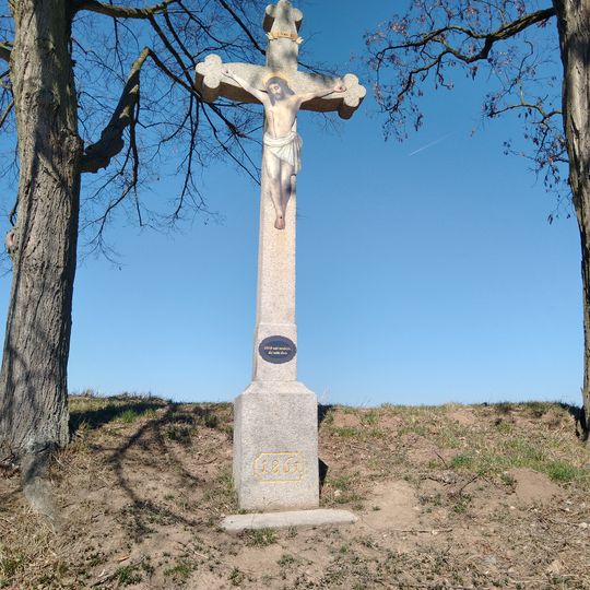 Kříž u křižovatky k Holšinám
