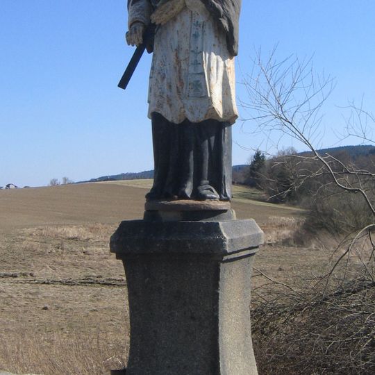 Socha svatého Jana Nepomuckého na mostě západně od Novosedel