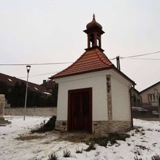 Kaple na návsi v Oseku