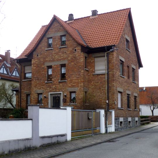 Alter Kindergarten mit Schwesternhaus