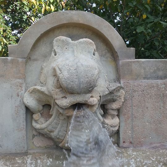 Kašna před zámkem v Rabštejně nad Střelou