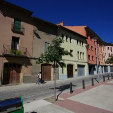 Conjunt d'habitatges al carrer Sant Pere, 104-108