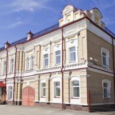 Жилой дом с магазинами купца Д.Ф.Колпакова (Курган)