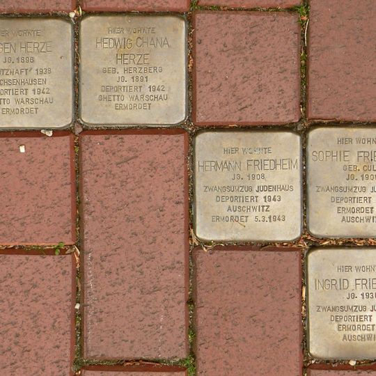 Stolperstein en memoria de Sophie Friedheim