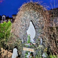 Statue