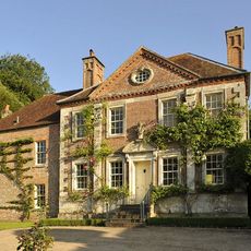 Reddish House