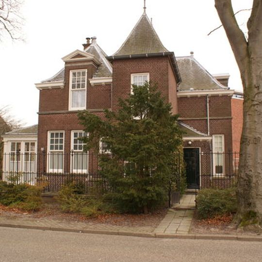 Voorm. HBS, conciërgewoning