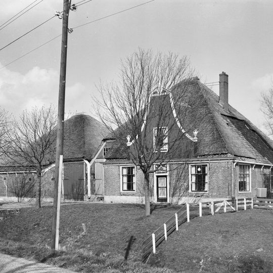 Gouwe 48, Hoogwoud