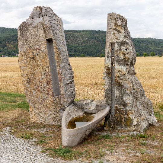 Plastika La Grande Passage na Cestě mramoru v Dobřichovicích