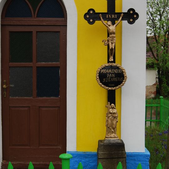 Kříž u kaple