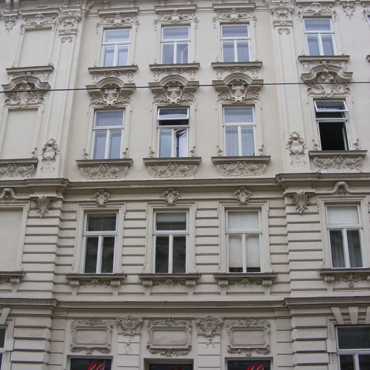 Wohn- und Geschäftshaus