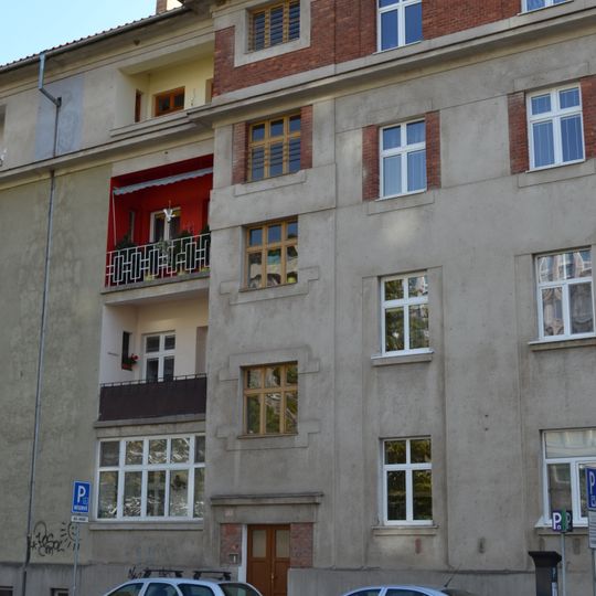 Malá Praha, železničiarske domy, dom bytový-sekcia XII.