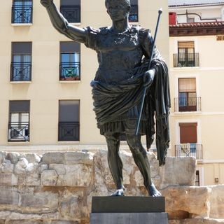 Monumento a César Augusto