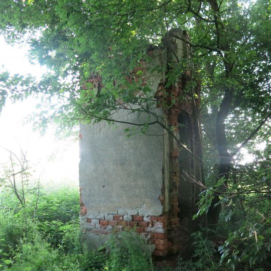 Kaplička v remízu u pole východně od Ždova