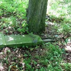 Kříž západně od Drahotína