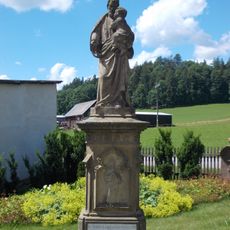 Socha svatého Josefa u kostela v Levínské Olešnici