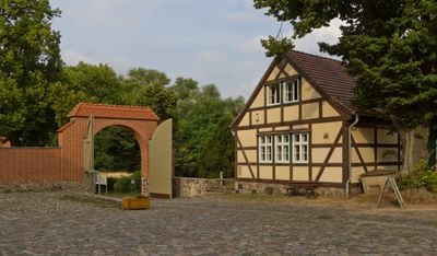 Entrance 1