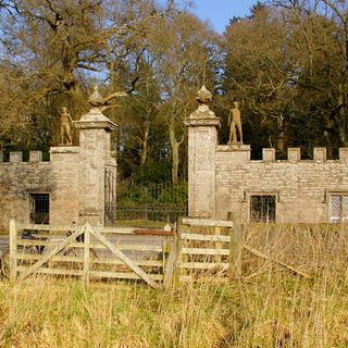 Glamis Castle, Gladiator Gate And North Lodge