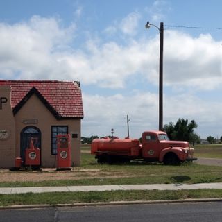 Phillips 66 Station (McLean, Texas)