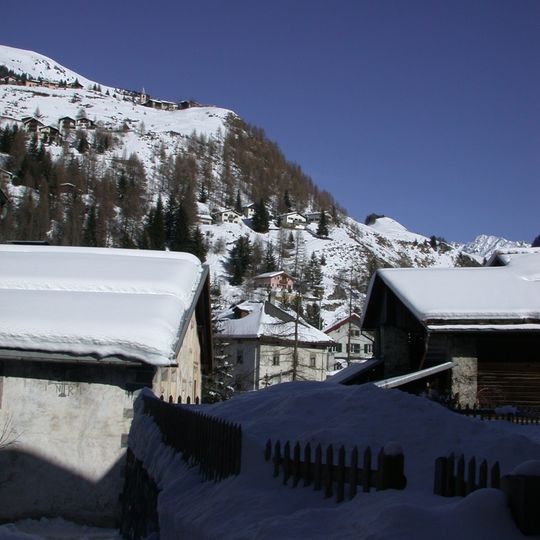 Haus Jenatsch, Haus mit Stall und Scheune