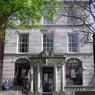 HSBC Bank, including forecourt balustrade