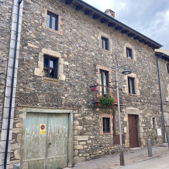 House in carrer del Raval, 6