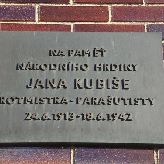 Pamětní deska Jana Kubiše v Dolních Vilémovicích