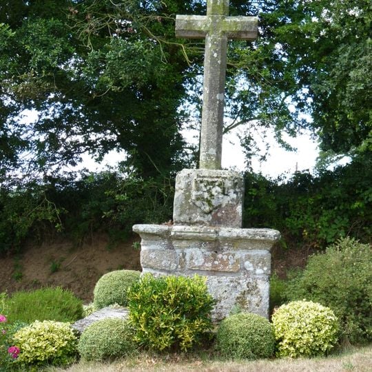 Croix de la Chapelle Notre-Dame-de-Pitié de Boqueho