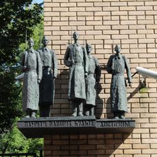 Monument to the Heroes – Schoolchildren